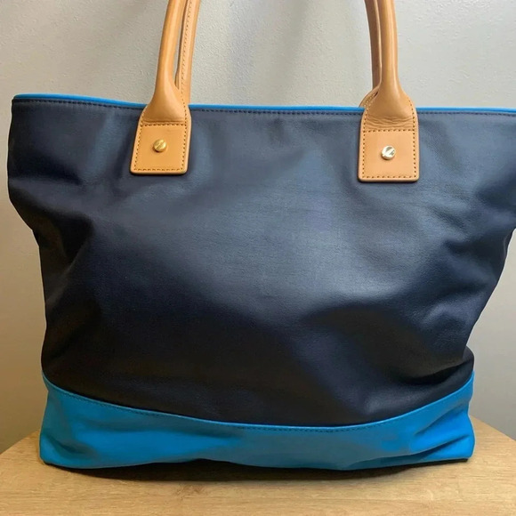 Tory Burch Jaden Tote - Picture 6 of 12